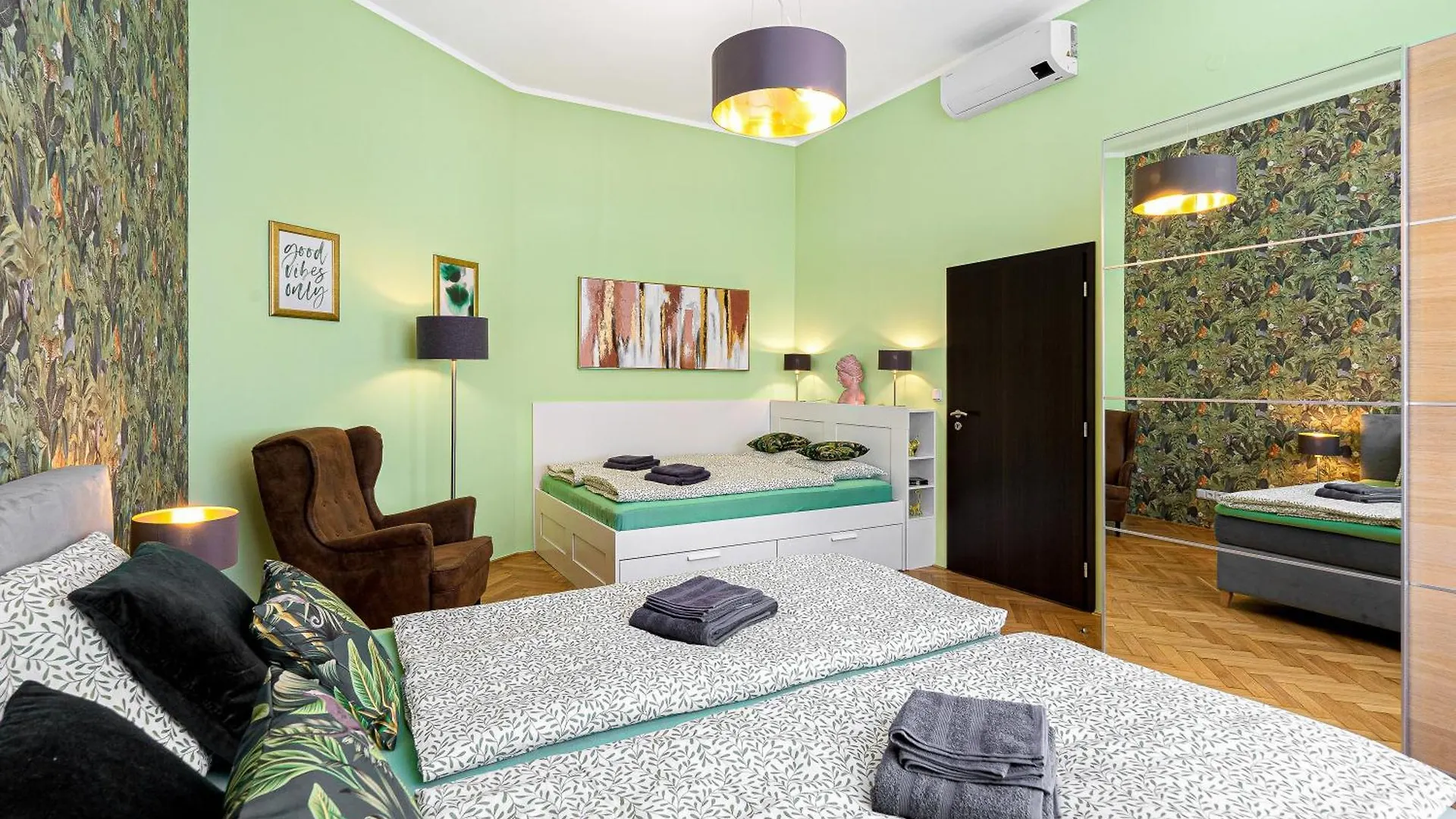 Oasis Apartments At Charles Square Πράγα