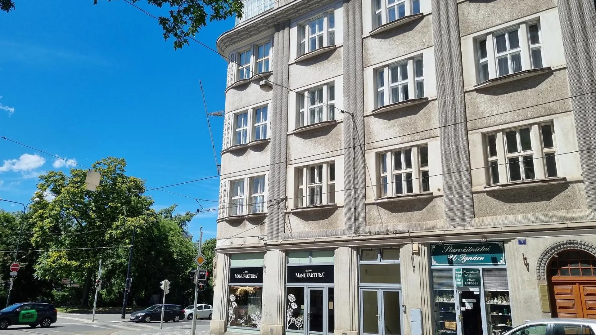 Oasis Apartments At Charles Square プラハ